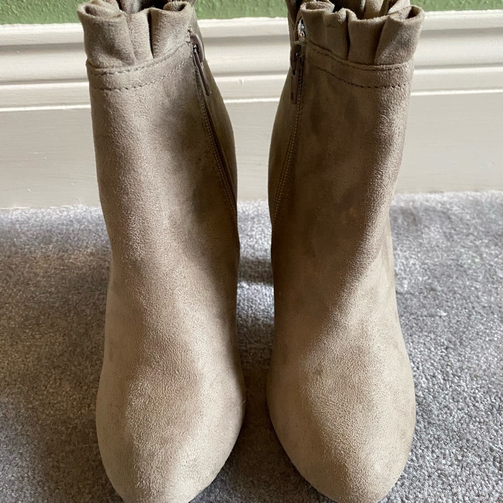 Booties - Picture 4 of 4
